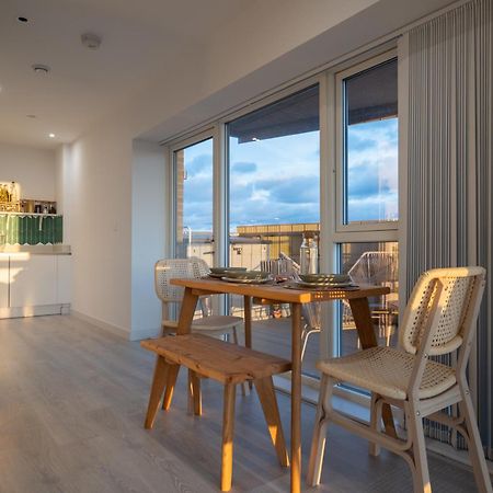 Apartamento Sunset Retreat: Steps From Heathrow/Twickenham Hounslow Exterior foto
