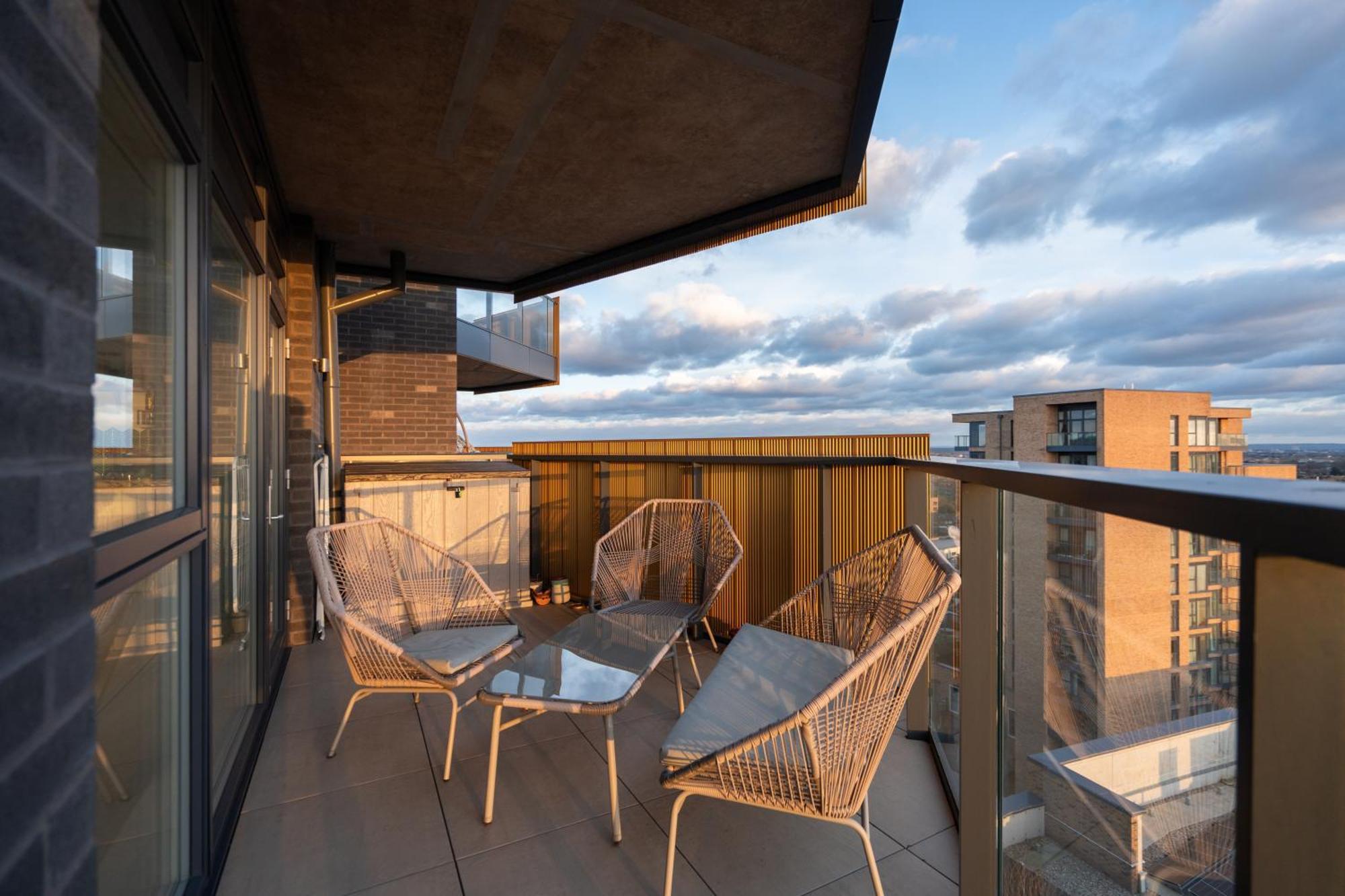 Apartamento Sunset Retreat: Steps From Heathrow/Twickenham Hounslow Exterior foto