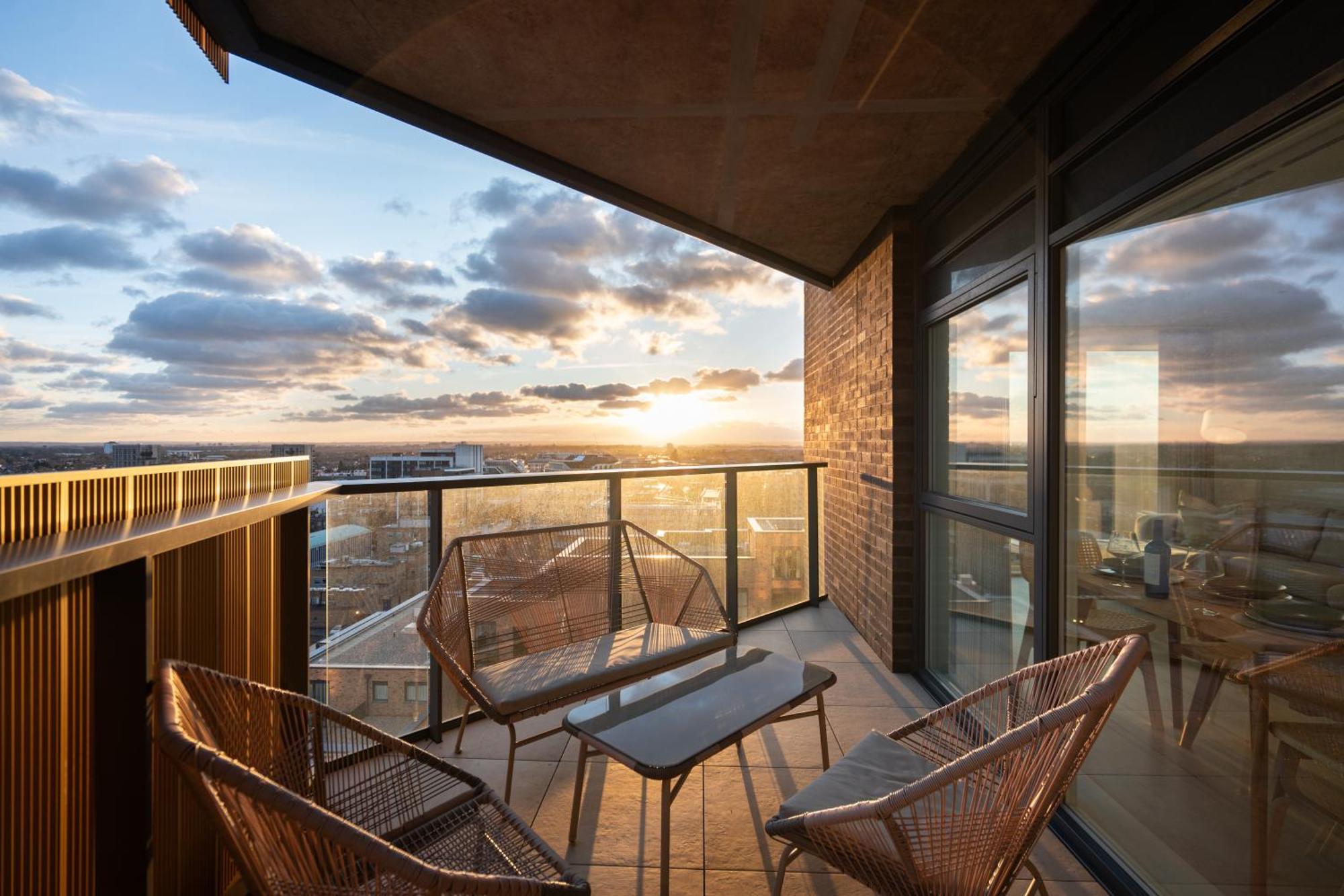 Apartamento Sunset Retreat: Steps From Heathrow/Twickenham Hounslow Exterior foto