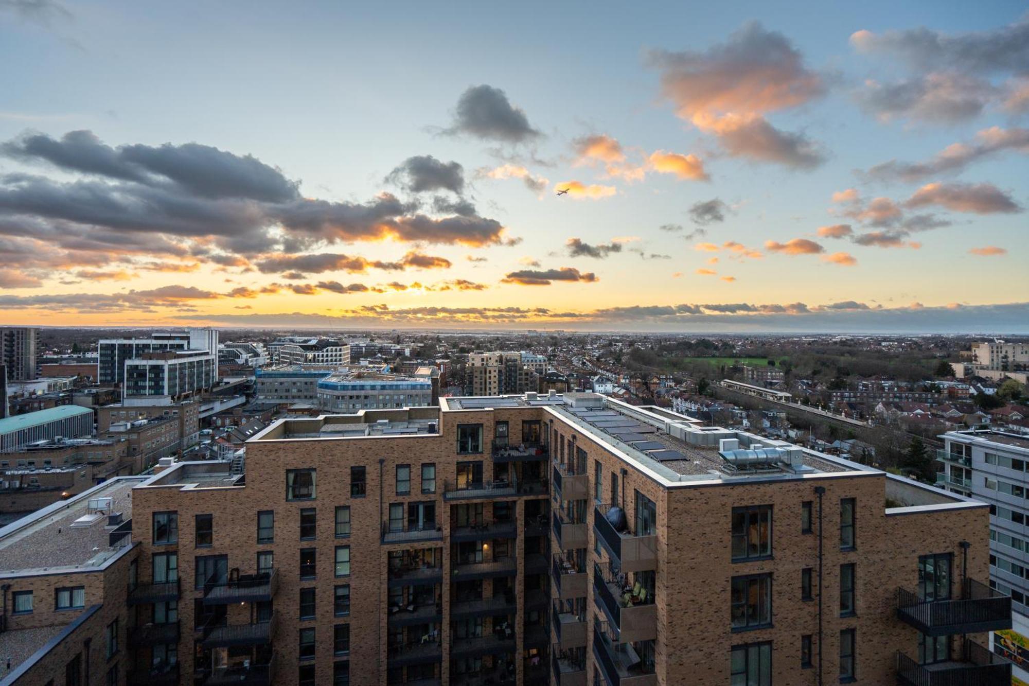 Apartamento Sunset Retreat: Steps From Heathrow/Twickenham Hounslow Exterior foto