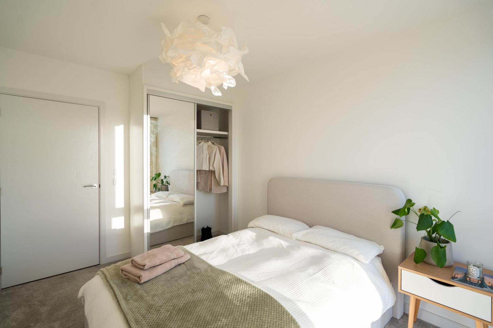 Apartamento Sunset Retreat: Steps From Heathrow/Twickenham Hounslow Exterior foto